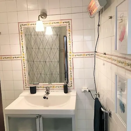 New! Beautiful Charming Flat At Best Location Apartment