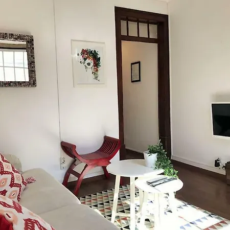 New! Beautiful Charming Flat At Best Location *